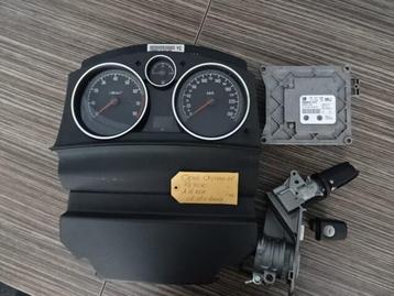 ECU Opel Astra H A16XER Bj 2010 complete set. beschikbaar voor biedingen