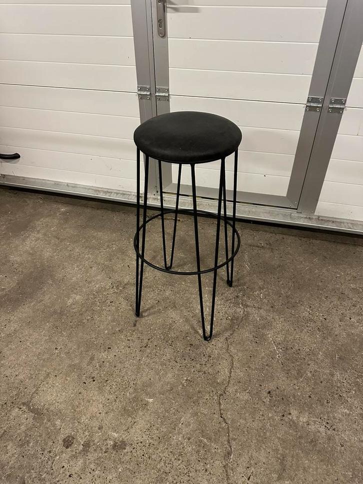 40 stuks horeca cafe krukken barkrukken nieuw gestoffeerd, Huis en Inrichting, Barkrukken, Nieuw, 60 tot 90 cm, Leer, Metaal, 5 krukken of meer