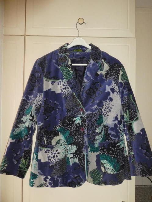Oilily jasje maat 42 fluweel velvet multikleur bloemen ZGAN, Kleding | Dames, Jasjes, Kostuums en Pakken, Zo goed als nieuw, Jasje