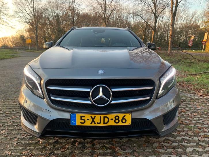 MB GLA  115KW Aut7 2014 Grijs NLauto NAP Panorama AMG, Auto's, Mercedes-Benz, Bedrijf, GLA, ABS, Achteruitrijcamera, Airbags, Airconditioning