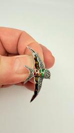 Nieuwe zilveren kleine broche van vliegende vogel., Sieraden, Tassen en Uiterlijk, Broches, Ophalen of Verzenden, Nieuw, Zilver