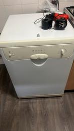 Vaatwasser van indesit, Ophalen, Zo goed als nieuw, 85 tot 90 cm