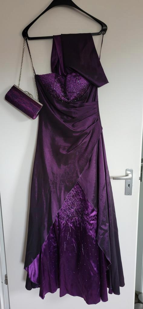Paarse feestjurk maat S met tasje en omslagdoek, Kleding | Dames, Jurken, Zo goed als nieuw, Maat 36 (S), Paars, Onder de knie
