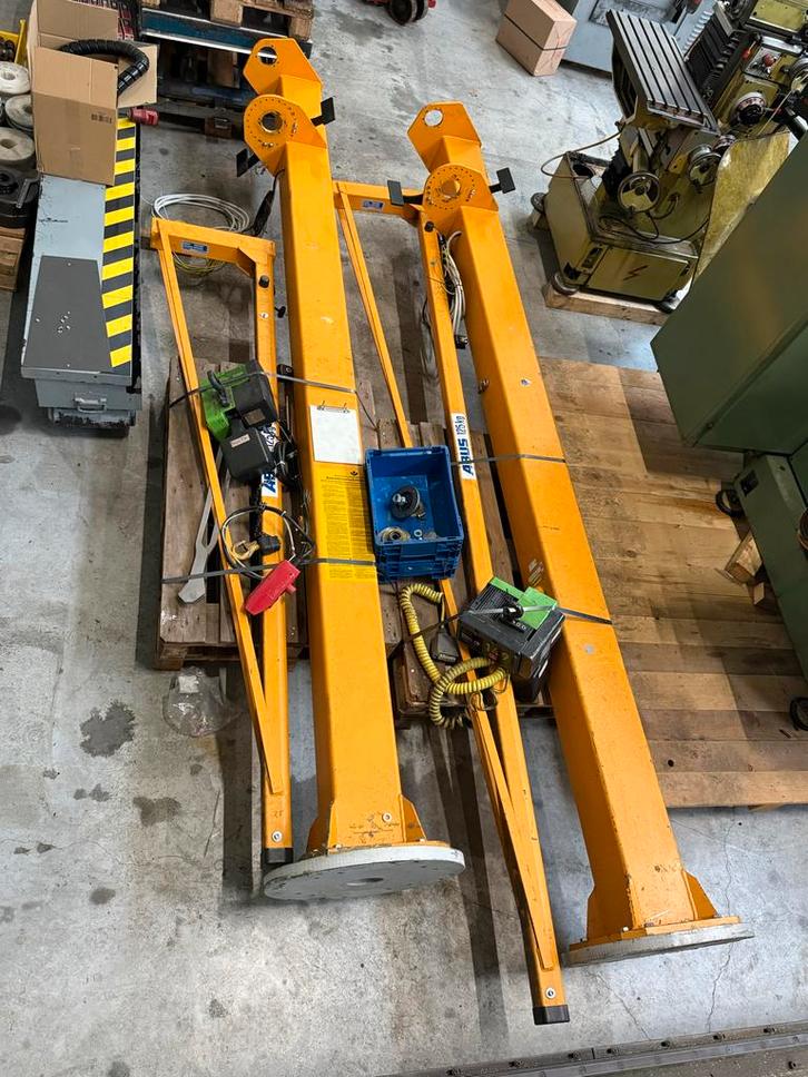 Abus zwenkkolomkraan 125kg - 370cm hoog, 250cm arm, Doe-het-zelf en Verbouw, Lieren en Takels, Ophalen