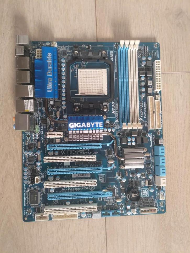 Gigabyte GA-790FXTA-UD5 AM3, Computers en Software, Moederborden, Gebruikt, AMD, DDR3, Ophalen of Verzenden