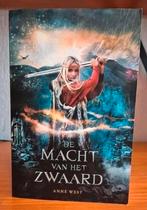 Anne West - De macht van het zwaard, Anne West, Ophalen of Verzenden, Zo goed als nieuw, Nederland