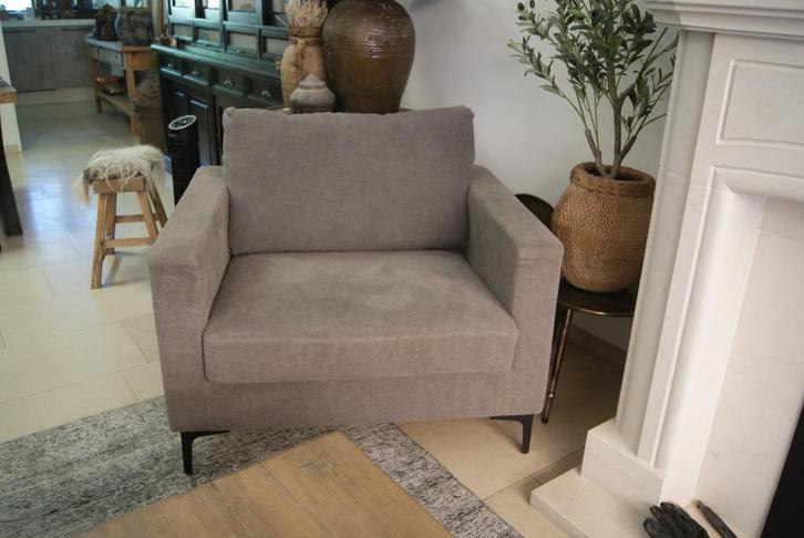 moderne 1.5 zits stoel Nova van Luksa, Huis en Inrichting, Fauteuils, Zo goed als nieuw, 75 tot 100 cm, Ophalen