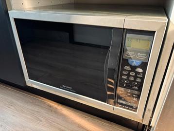 Sharp R-963 Combimagnetron / Magnetronoven beschikbaar voor biedingen