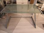Metalen bureau met glasplaat - Tilburg Reeshof, Huis en Inrichting, Bureaus, Ophalen of Verzenden, Gebruikt, Bureau