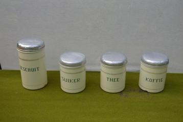 4 oude emaille koffie thee en suiker bussen + grote beschuit beschikbaar voor biedingen
