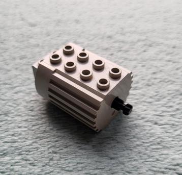 Lego Technic 4 (4,5) Volt aandrijf motor grijs + tandwiel as beschikbaar voor biedingen