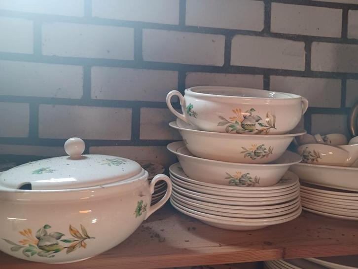 Serviesdelen groene lis regout, Antiek en Kunst, Antiek | Servies compleet, Ophalen of Verzenden