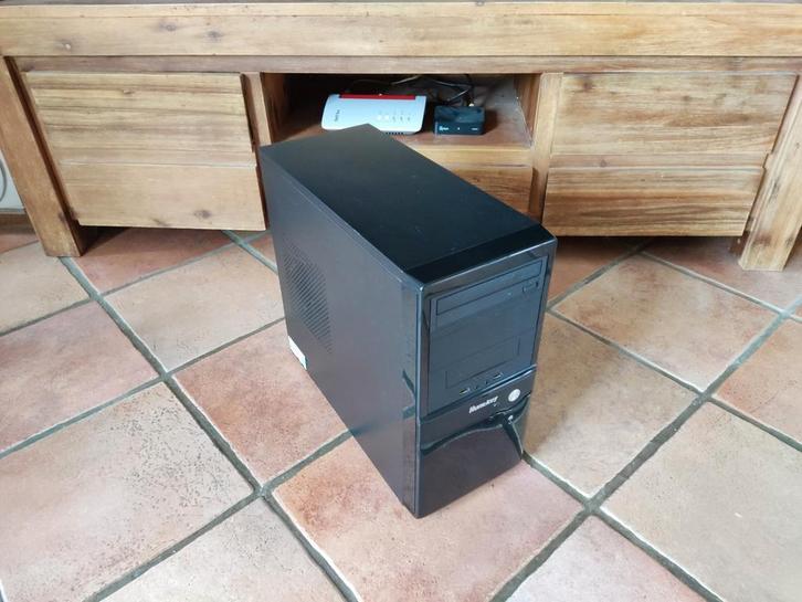 Desktop PC met Windows 11, Computers en Software, Desktop Pc's, Refurbished, 3 tot 4 Ghz, HDD, SSD, 8 GB, Met videokaart, Ophalen