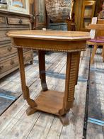 Een Art deco tafeltje bijzettafel met mooie details, Antiek en Kunst, Antiek | Meubels | Tafels, Ophalen