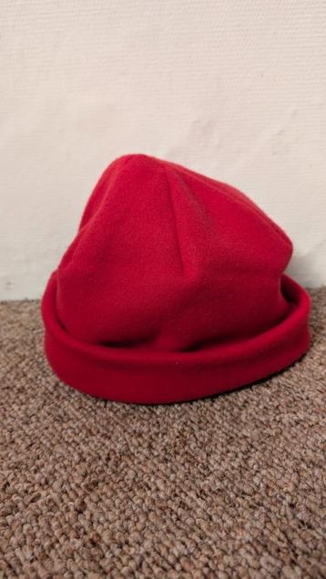 Rode wintermuts beschikbaar voor biedingen