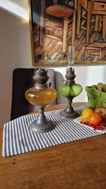 Antieke olielampen set beschikbaar voor biedingen