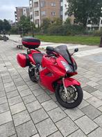 Honda VFR800 VTEC | Rijdend, maar laadt niet | Met kofferset, Motoren, Handvatverwarming, 4 cilinders, Motorrijbewijs A, Particulier