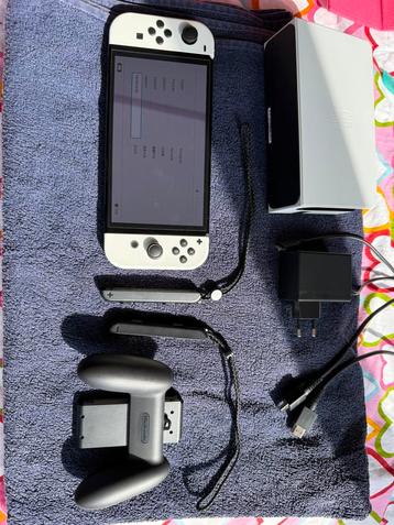 Nintendo Switch Oled - Met extra’s beschikbaar voor biedingen
