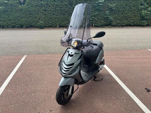 Piaggio zip 2019 Full option, Fietsen en Brommers, Scooters | Piaggio, Zo goed als nieuw, Zip, Ophalen