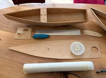 Basic jolle RC zeilbootje beschikbaar voor biedingen