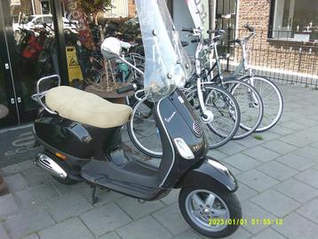 Vespa LX 2 takt Snor 22501 km gereden loopt en start goed  beschikbaar voor biedingen