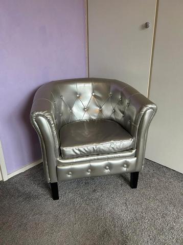 Zilveren fauteuil  beschikbaar voor biedingen