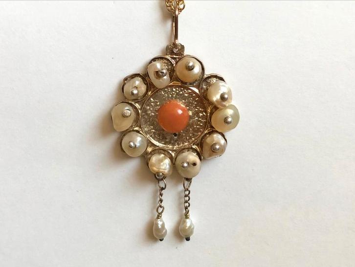 Antieke hanger 14 kt goud parel bloedkoraal, Sieraden, Tassen en Uiterlijk, Antieke sieraden, Hanger, Goud, Met edelsteen, Ophalen of Verzenden