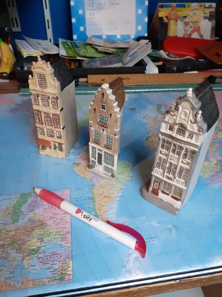 3 Miniatuur grachtenpanden uit de serie Amster, Antiek en Kunst, Antiek | Keramiek en Aardewerk, Verzenden