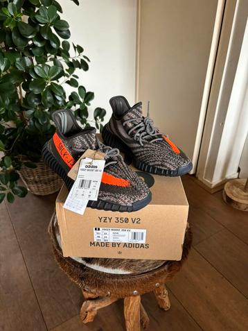 Yeezy 350 V2. Maat 46 beschikbaar voor biedingen
