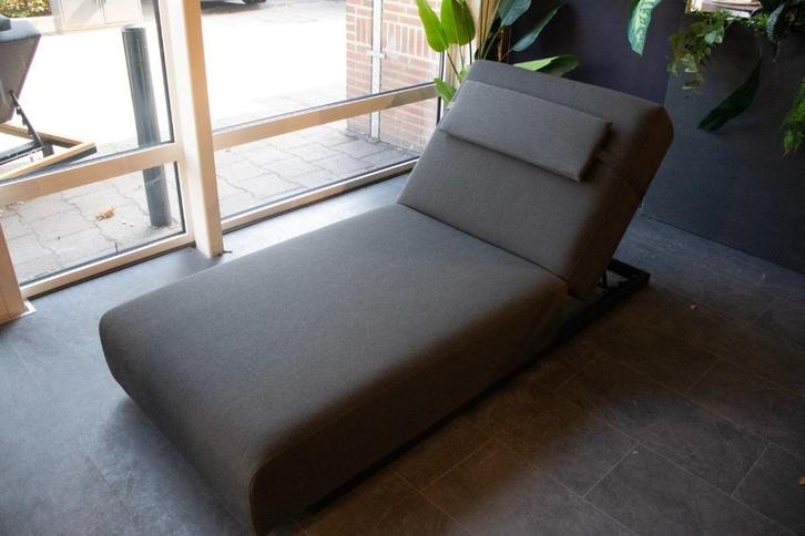 Flow lio ligbed Sooty showroommodel, Tuin en Terras, Tuinsets en Loungesets, Nieuw, Loungeset, Overige materialen, Stoel, Ophalen of Verzenden
