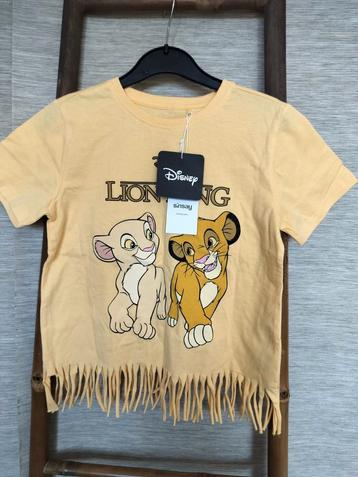 NIEUW! 2 T-shirts maat 134 beschikbaar voor biedingen