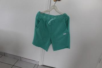 sportieve shorts merk shiwi soepele stof is nieuw 69,- mt XL beschikbaar voor biedingen