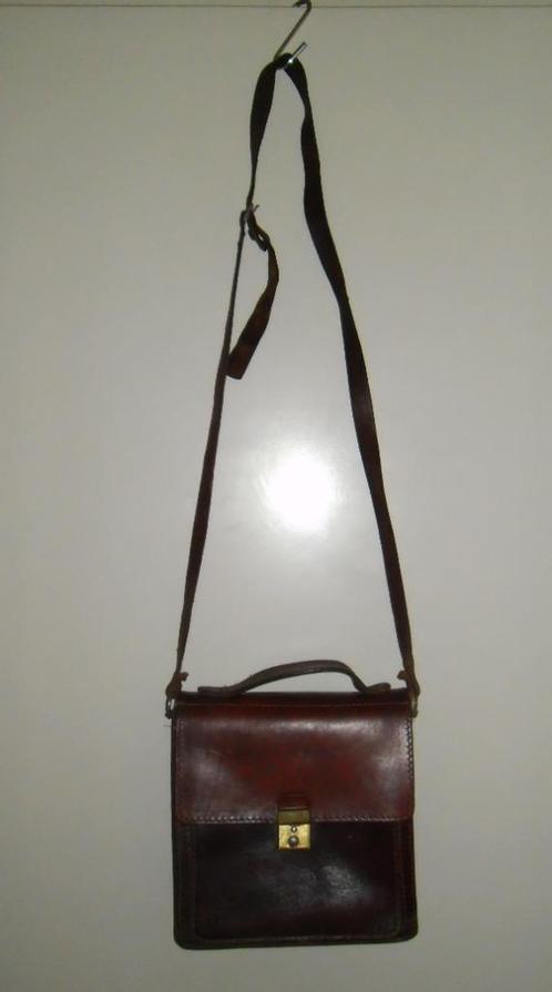 Vintage,zwaar lederen tas,tuigleder, kwaliteit!Schouderriem, Sieraden, Tassen en Uiterlijk, Tassen | Schoudertassen, Gebruikt