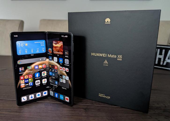 Huawei Mate X6 foldable smartphone..., Telecommunicatie, Mobiele telefoons | Huawei, Zo goed als nieuw, Zonder simlock, Touchscreen