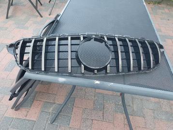 Gril Mercedes AMG look beschikbaar voor biedingen