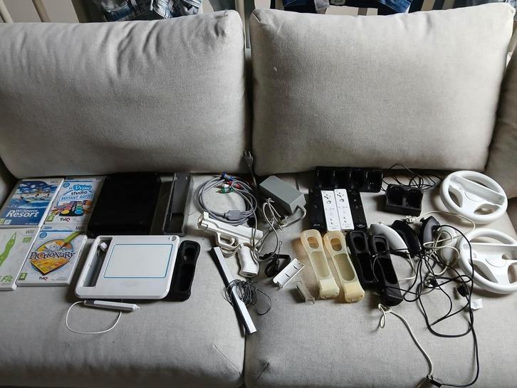 Nintendo Wii Compleet Pakket met Accessoires, Spelcomputers en Games, Spelcomputers | Nintendo Wii, Gebruikt, Met 2 controllers