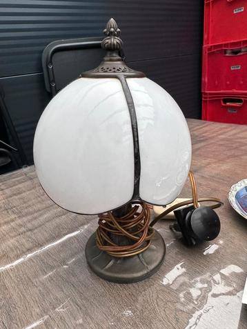 Tafellamp schemerlamp beschikbaar voor biedingen