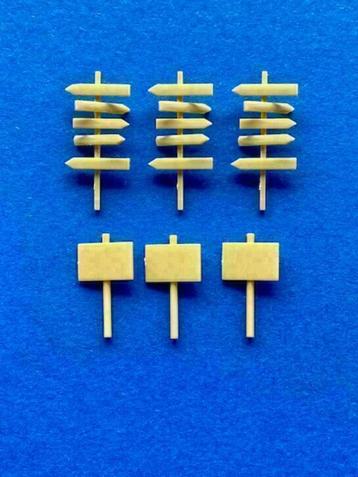 Roadsigns, wegwijzers & borden |  10 stuks	1/35 beschikbaar voor biedingen