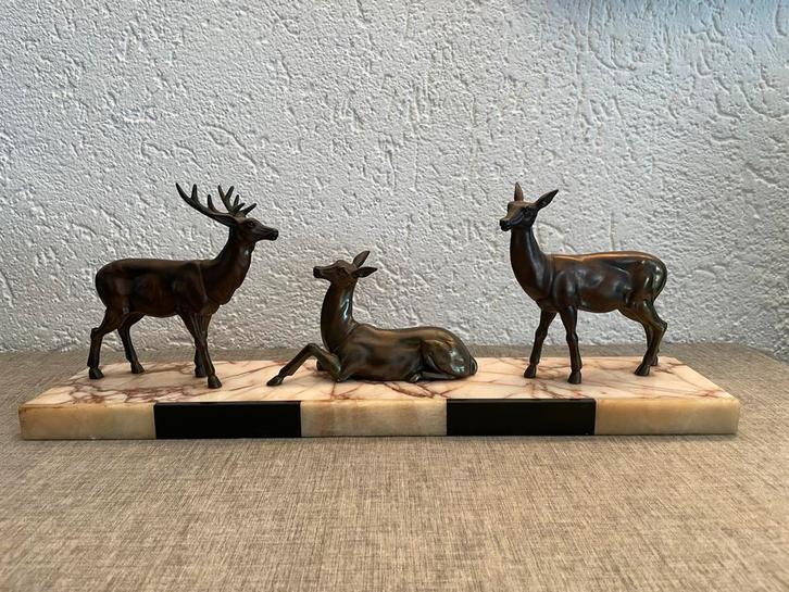 Art Deco Herten Groep op Marmeren Sokkel, Antiek en Kunst, Kunst | Beelden en Houtsnijwerken, Ophalen