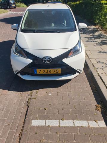 Toyota Aygo 1.0 12V Vvt-i Ddrs 2014 Wit beschikbaar voor biedingen