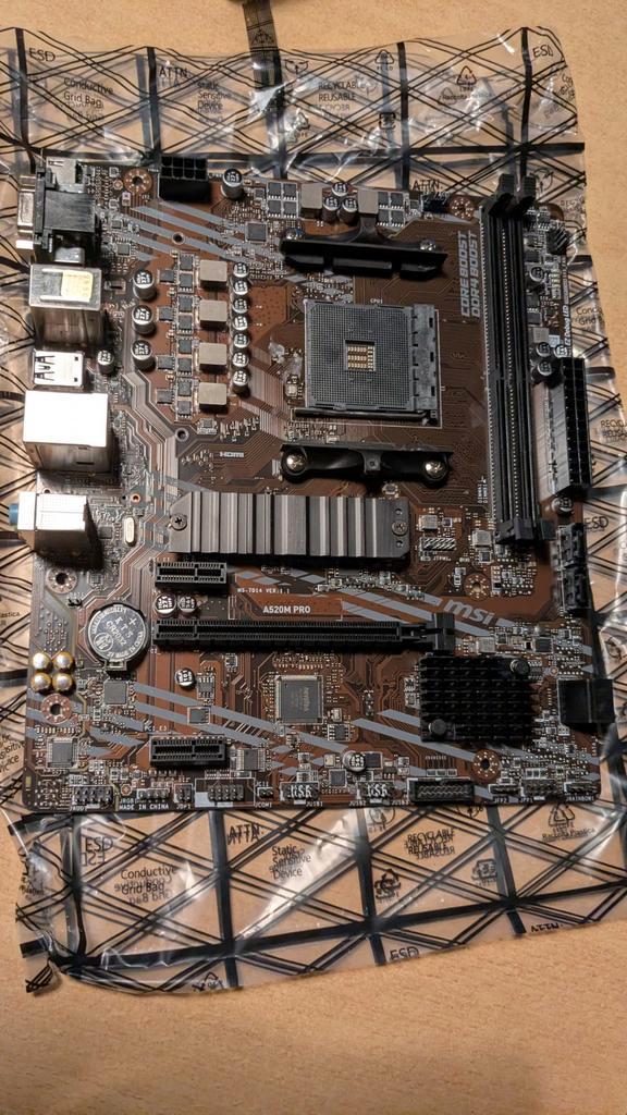 MSI A520M PRO Moederbord - Socket AM4, Computers en Software, Moederborden, Nieuw, AMD, DDR4, Ophalen of Verzenden