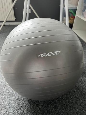 Fitness bal of voor zwangerschap beschikbaar voor biedingen