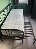 Metalen Kinderbed - Zwart/ kast en bureau, Huis en Inrichting, Slaapkamer | Bedden, Ophalen, 90 cm, Eenpersoons, Zwart