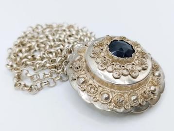 Zilveren jasseronketting met hanger, J. van den Berg, Kampen beschikbaar voor biedingen