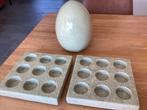 Porseleinen ei met 2 eier/waxinelichthouders, Ophalen of Verzenden, Zo goed als nieuw, Rond, Porselein of Keramiek