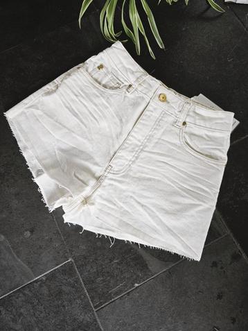 mooie Mom fit jeans SHORT beschikbaar voor biedingen