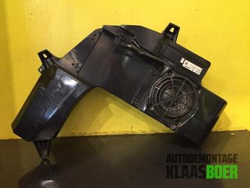 Subwoofer van een Audi A4 beschikbaar voor biedingen