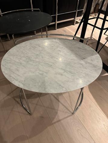 Cassina Djuna bijzettafels – zwart Marquina of wit Carrara beschikbaar voor biedingen