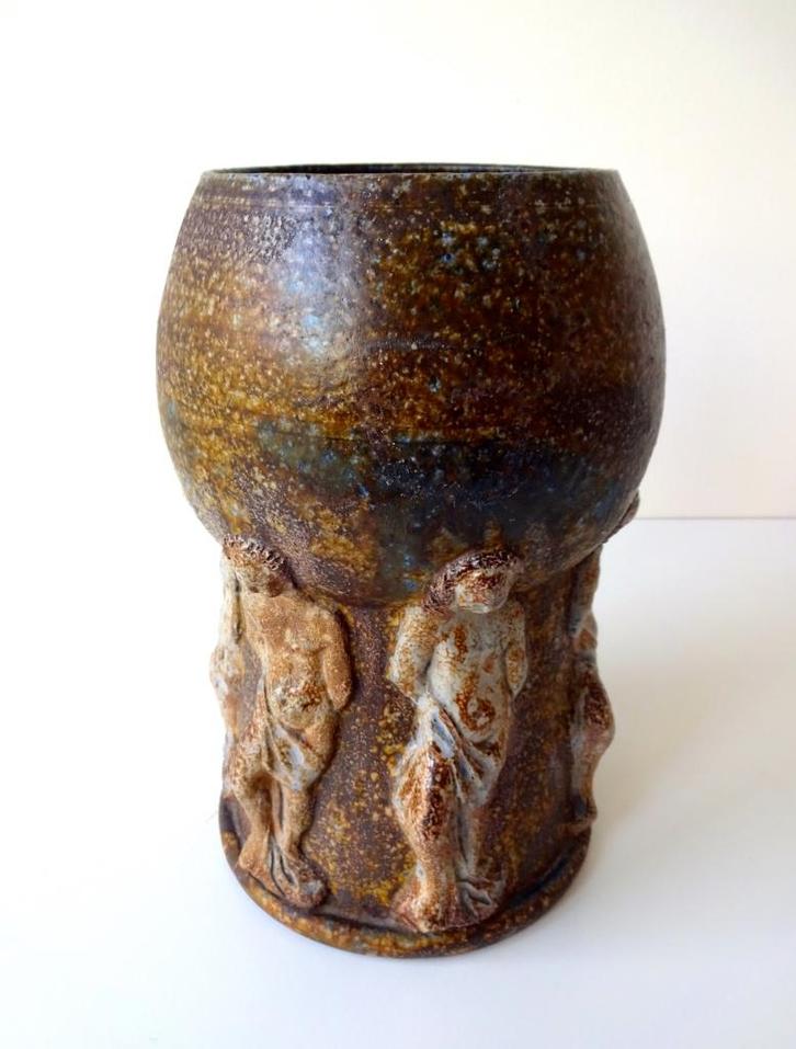 Keramiek vaas beige bruin figuren St. Joris Beesel 2810-k, Antiek en Kunst, Antiek | Keramiek en Aardewerk, Ophalen of Verzenden