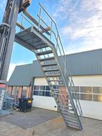 Stalen trap met bordes gegalv. Hoog 3,8 mtr. Nob200, Ophalen, Zo goed als nieuw, 2 tot 4 meter